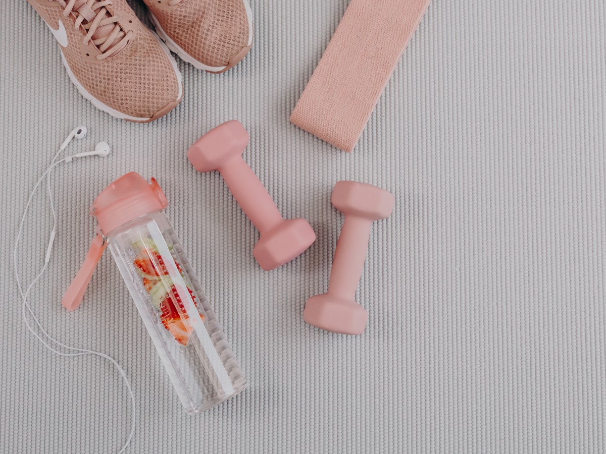 3 Toxic Myths You Believe About Cardio and&nbsp;Carbs